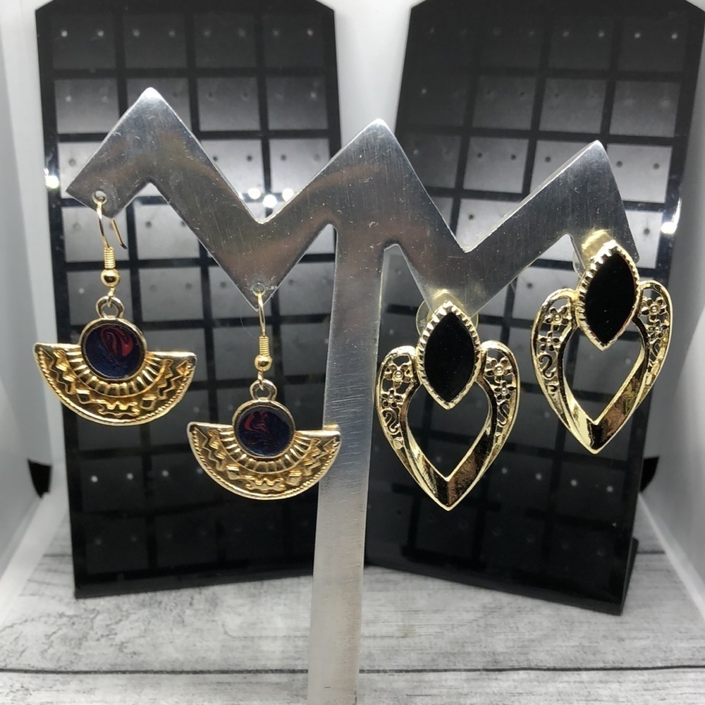 Gold tone retro/vintage art deco style dressy costume statement earrings.